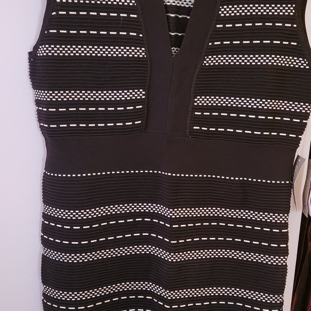 Fashionable Woman' Casual Black Dress with beautiful white pattern